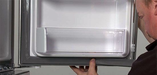 как поменять в холодильнике резинку