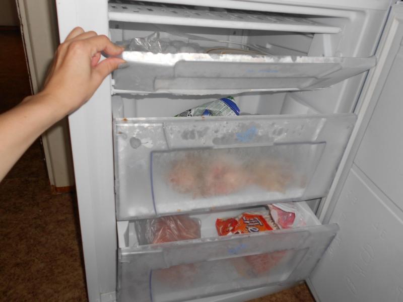 не морозит холодильник а морозилка работает индезит